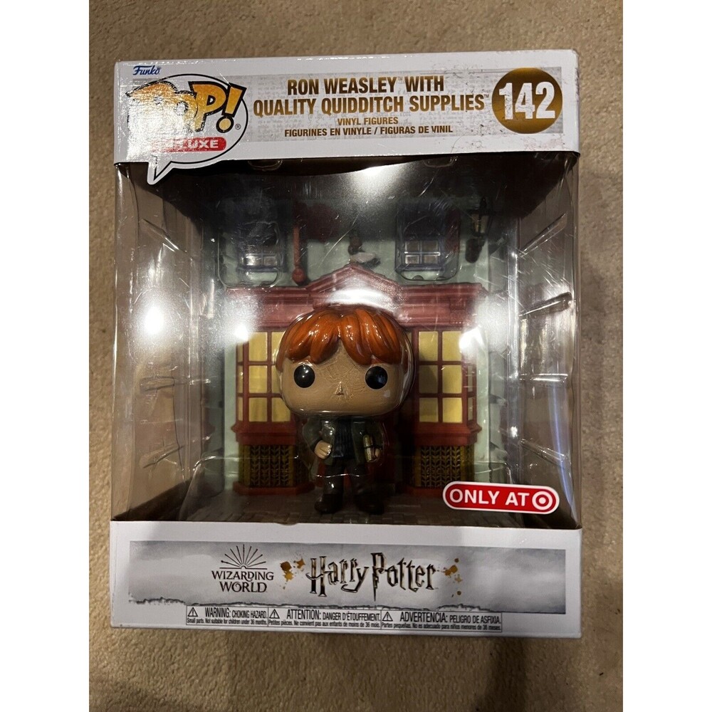 Funko POP Deluxe Harry Potter Ron Weasley with Quality Quidditch Supplies New - Picture 2 of 3